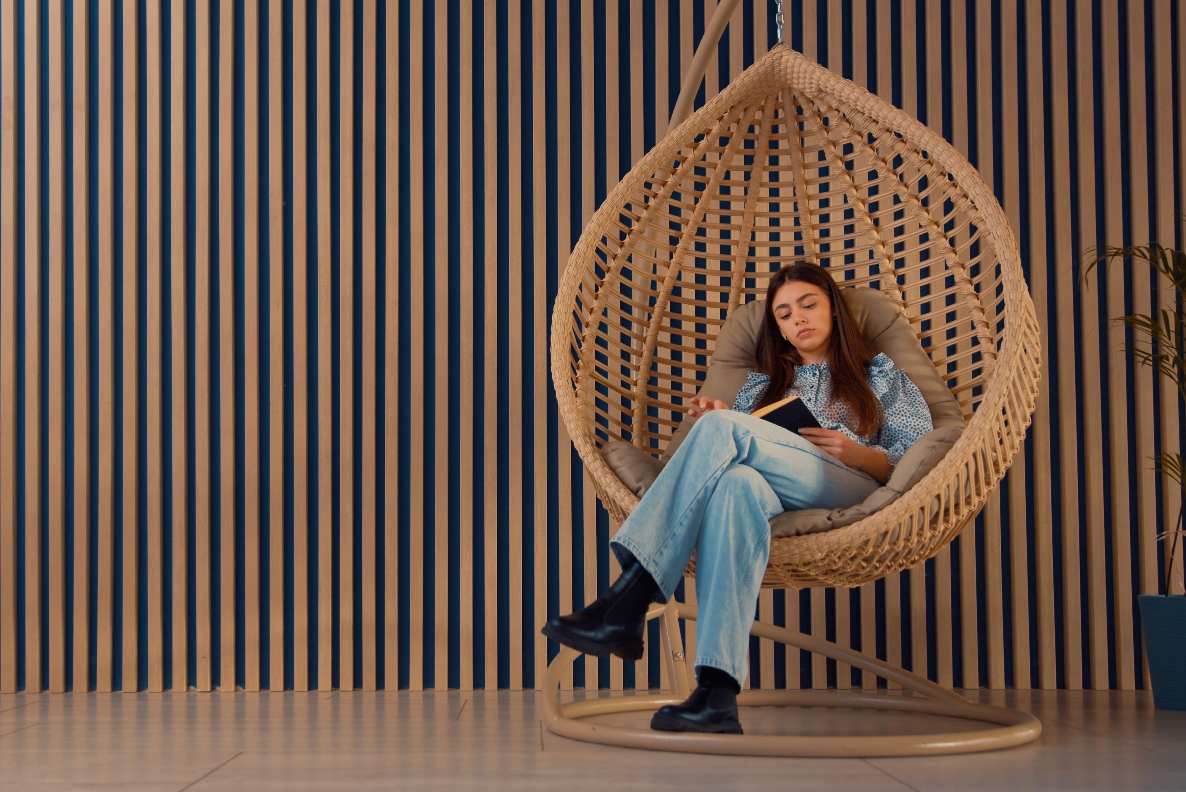 Bubble chair full image